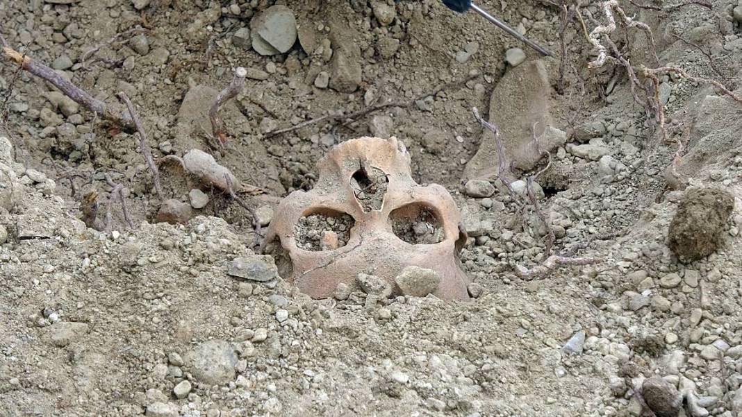 O kentte kanalizasyonda insan kemikleri bulundu! Kimlik tespiti için üniversiteden ekip gönderildi 10